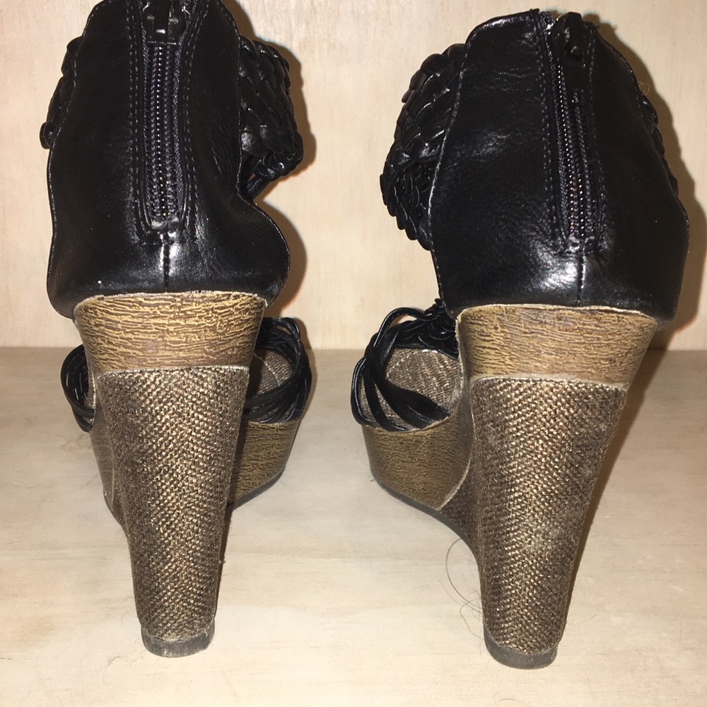 Black woven wedge sandal - Picture 3 of 3